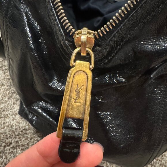 YSL Downtown Tote in patent black - Picture 13 of 16